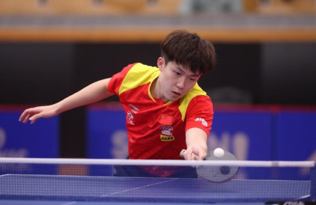 阿迪达斯 阿迪达斯