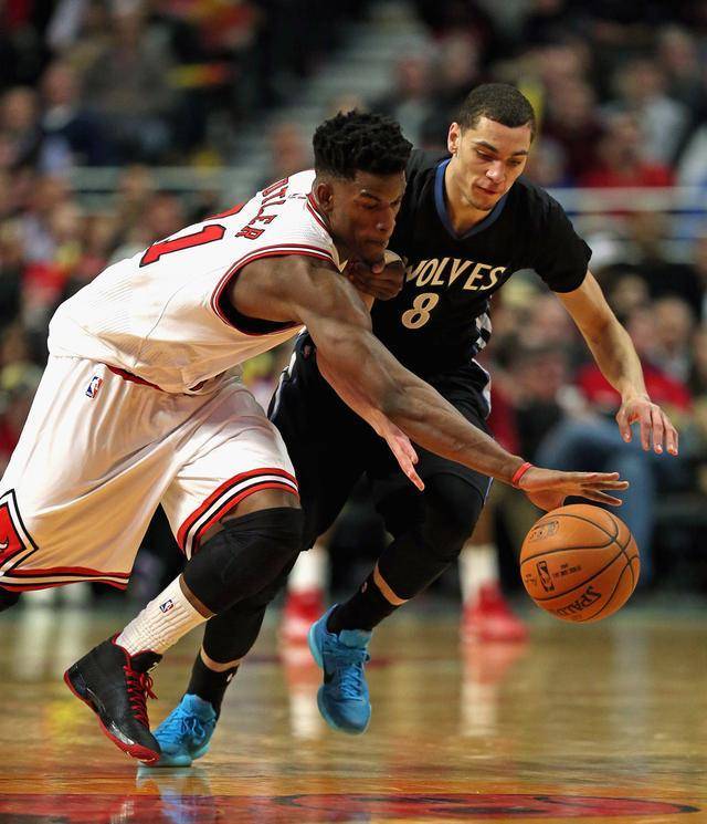 由于密集的 由于密集的