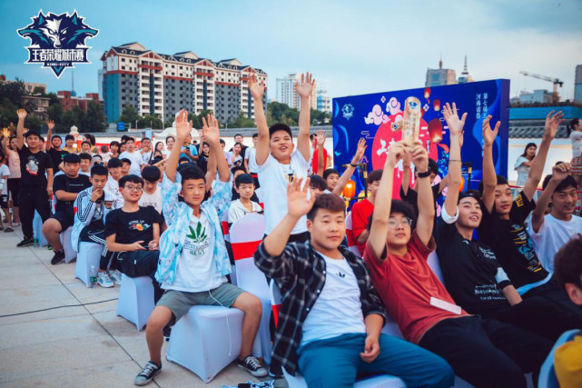 在情怀与硬 在情怀与硬